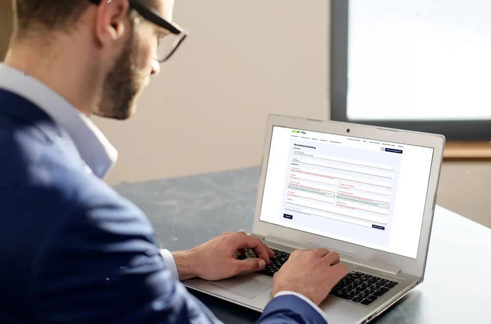 Computerscherm met Woonnu contact formulieren open om in te vullen